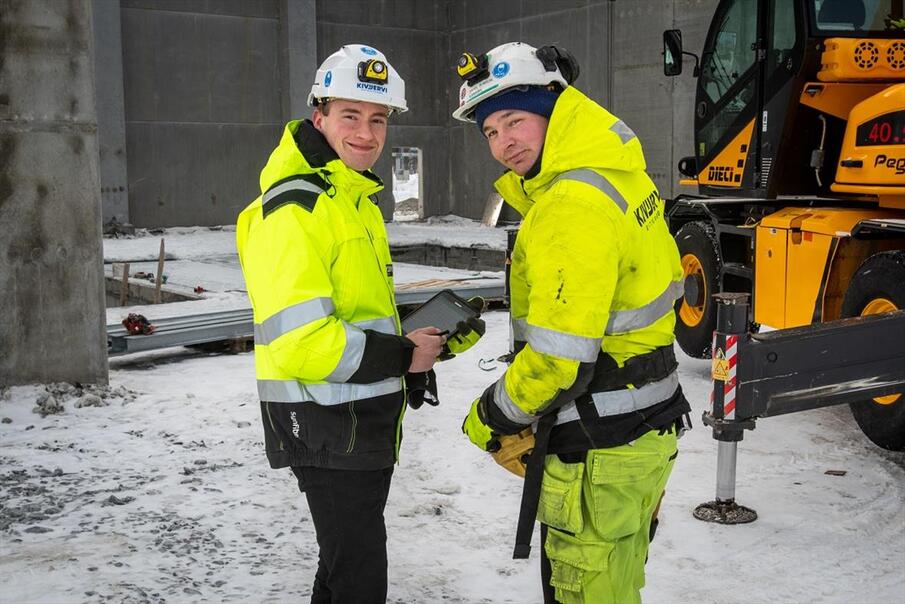 Prosjektingeniør Adrian Masvik og formann Daniel Romsdal i Kivijervi Entreprenør